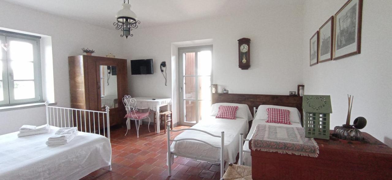 Bed and Breakfast Il Casale Di Giulia Di Aprilia Pokoj fotografie